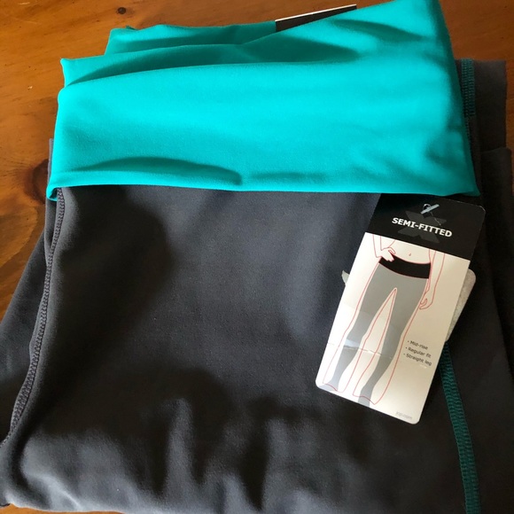 NWT- XERSION Ladies Track Suit Set - Picture 5 of 10